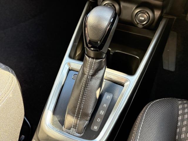 スイフト RSt LEDへットライト オートエアコン 社外マフラー 社外アルミホイール スマートキー シートヒーター オートライト クルーズコントロール ABS エアバック(33枚目)