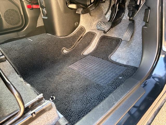 ワゴンＲ ＦＸ　シートヒーター　ＥＴＣ車載器　スマートキー　オートライト　バックガイドモニター　オートエアコン　コーナーセンサー　ＡＢＳ　エアバック　プッシュスタートボタン（40枚目）