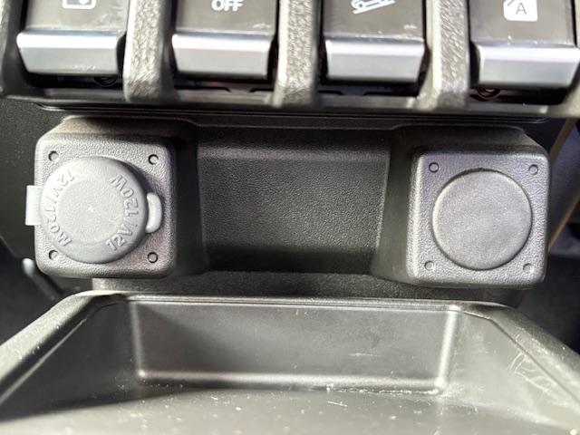 ＡＣ電源もありますので携帯電話などの充電にもご利用出来ます。