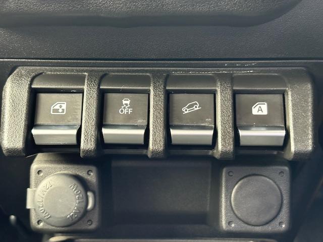 安全装備も充実しております。