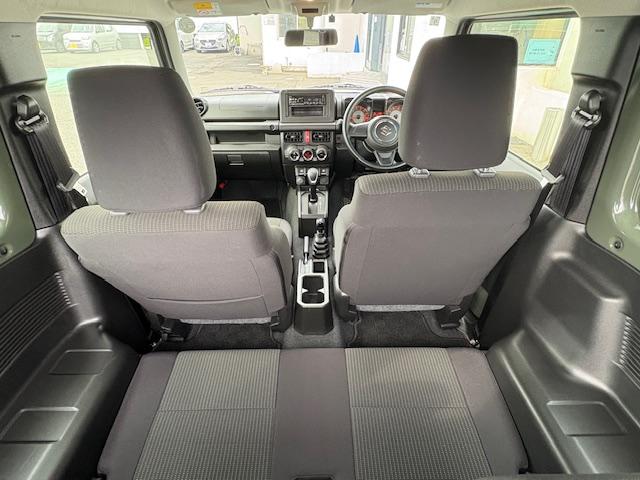 内側の傷など細かい所まで、しっかり査定してます。