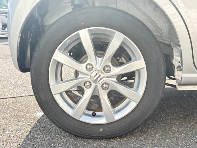 お車のお洒落も足元から！アルミホイール装備でバッチリ決まってます！！もっと違ったアルミをリクエストされる方は各種パーツも取り扱っておりますのでご相談下さい。