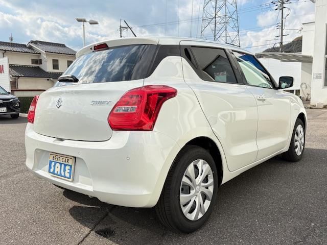 スイフト ＸＧ　シートヒーター　オートエアコン　プッシュスタートボタン　コーナーセンサー　ＡＢＳ　エアバック　スマートキー　オートライト　オーディオステアリングスイッチ（5枚目）