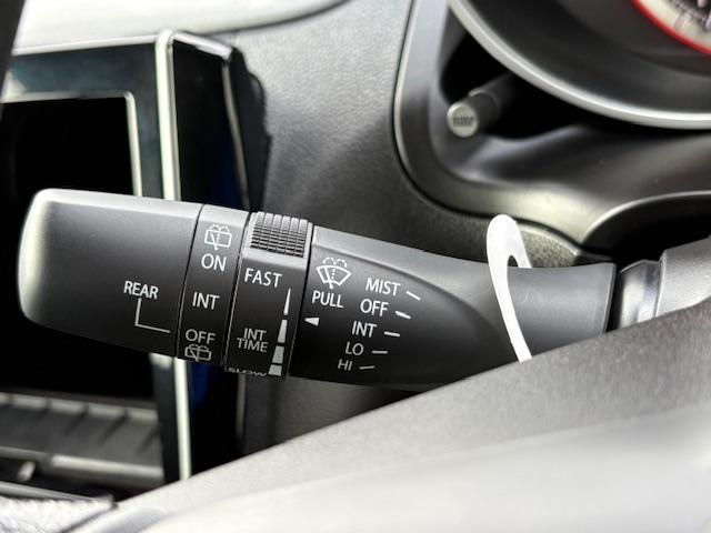 スイフト ＸＧ　シートヒーター　オートエアコン　プッシュスタートボタン　コーナーセンサー　ＡＢＳ　エアバック　スマートキー　オートライト　オーディオステアリングスイッチ（13枚目）
