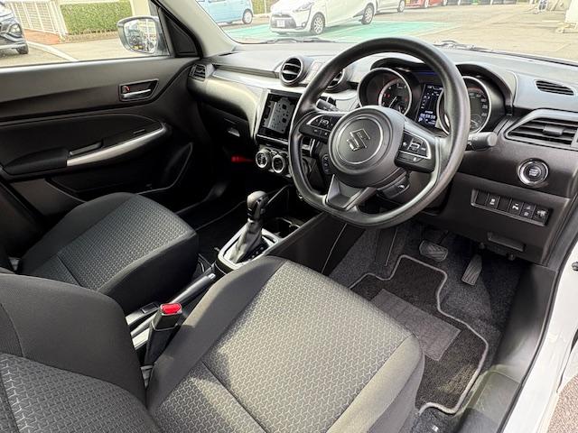 スイフト ＸＧ　シートヒーター　オートエアコン　プッシュスタートボタン　コーナーセンサー　ＡＢＳ　エアバック　スマートキー　オートライト　オーディオステアリングスイッチ（18枚目）