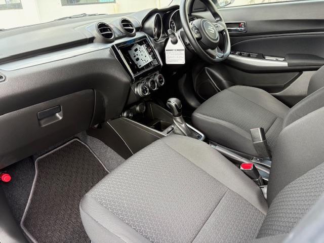 スイフト ＸＧ　シートヒーター　オートエアコン　プッシュスタートボタン　コーナーセンサー　ＡＢＳ　エアバック　スマートキー　オートライト　オーディオステアリングスイッチ（24枚目）