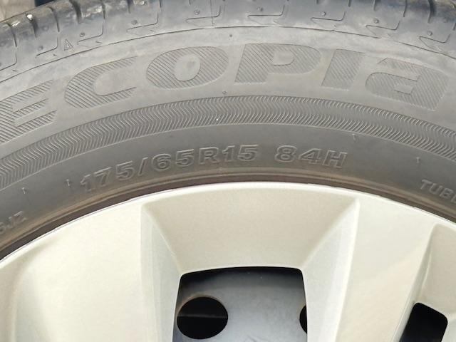 スイフト ＸＧ　シートヒーター　オートエアコン　プッシュスタートボタン　コーナーセンサー　ＡＢＳ　エアバック　スマートキー　オートライト　オーディオステアリングスイッチ（32枚目）