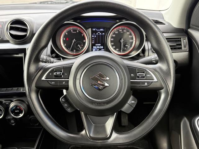 スイフト ＸＧ　シートヒーター　オートエアコン　プッシュスタートボタン　コーナーセンサー　ＡＢＳ　エアバック　スマートキー　オートライト　オーディオステアリングスイッチ（40枚目）