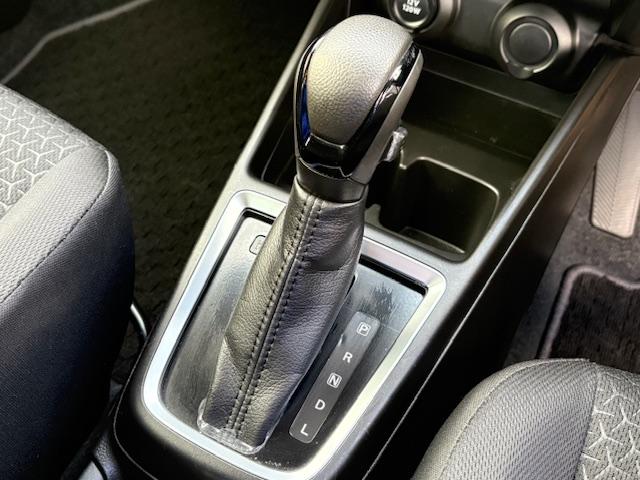 スイフト ＸＧ　シートヒーター　オートエアコン　プッシュスタートボタン　コーナーセンサー　ＡＢＳ　エアバック　スマートキー　オートライト　オーディオステアリングスイッチ（63枚目）
