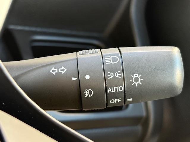 クロスビー ハイブリッドＭＺ　ワンオーナー車　全方位モニター　メモリーナビゲーション　スマートキー　オートエアコン　ＡＢＳ　エアバック　フルセグＴＶ　クリアランスソナー　ＥＴＣ車載器　シートヒーター（12枚目）