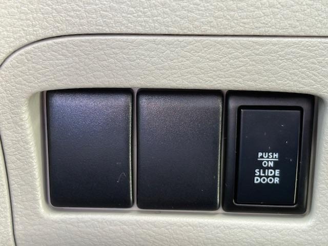 スペーシア 　メモリーナビゲーション　スマートキー　ＣＤ／ＤＶＤ再生　オートエアコン　オートライト　片側パワースライドドア　アイドリングストップエアバック　ＡＢＳ　プッシュスタートボタン（18枚目）