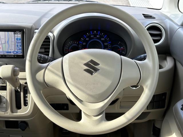 スペーシア 　メモリーナビゲーション　スマートキー　ＣＤ／ＤＶＤ再生　オートエアコン　オートライト　片側パワースライドドア　アイドリングストップエアバック　ＡＢＳ　プッシュスタートボタン（22枚目）