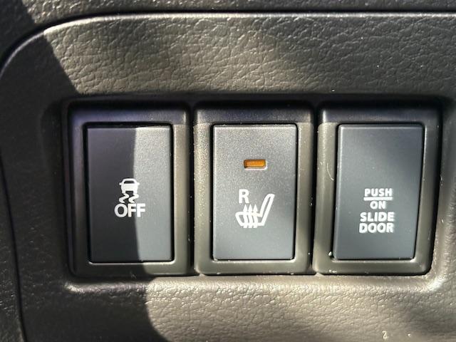 スペーシア Ｇリミテッド　メモリーナビゲーション　フルセグＴＶ　ＣＤ／ＤＶＤ再生　ＥＴＣ車載器　エアバック　ＡＢＳ　オートエアコン　ブレーキ軽減装置　プッシュスタートボタン　シートヒーター　アルミホイール（6枚目）