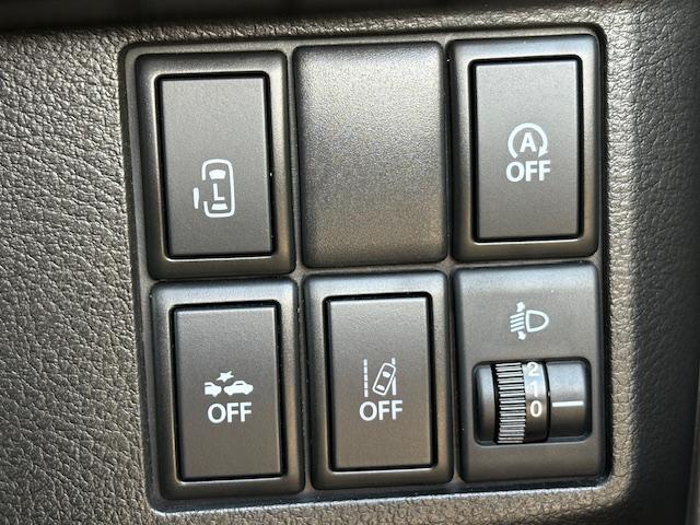 スペーシア Ｇリミテッド　メモリーナビゲーション　フルセグＴＶ　ＣＤ／ＤＶＤ再生　ＥＴＣ車載器　エアバック　ＡＢＳ　オートエアコン　ブレーキ軽減装置　プッシュスタートボタン　シートヒーター　アルミホイール（7枚目）