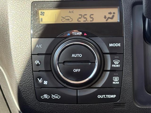 スペーシア Ｇリミテッド　メモリーナビゲーション　フルセグＴＶ　ＣＤ／ＤＶＤ再生　ＥＴＣ車載器　エアバック　ＡＢＳ　オートエアコン　ブレーキ軽減装置　プッシュスタートボタン　シートヒーター　アルミホイール（12枚目）