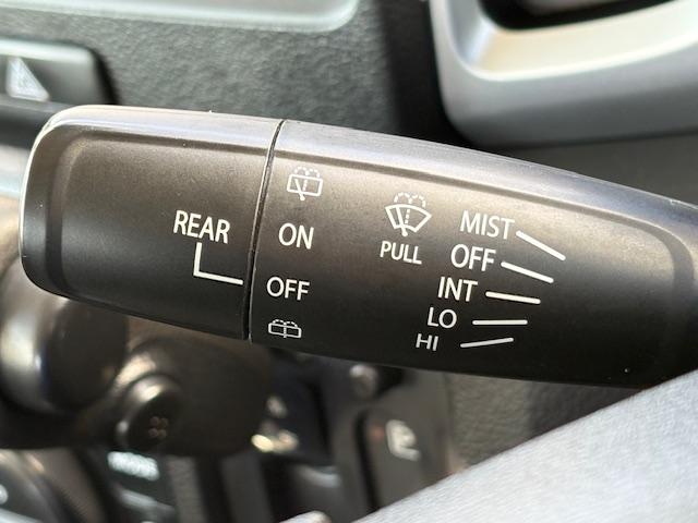 スペーシア Ｇリミテッド　メモリーナビゲーション　フルセグＴＶ　ＣＤ／ＤＶＤ再生　ＥＴＣ車載器　エアバック　ＡＢＳ　オートエアコン　ブレーキ軽減装置　プッシュスタートボタン　シートヒーター　アルミホイール（15枚目）