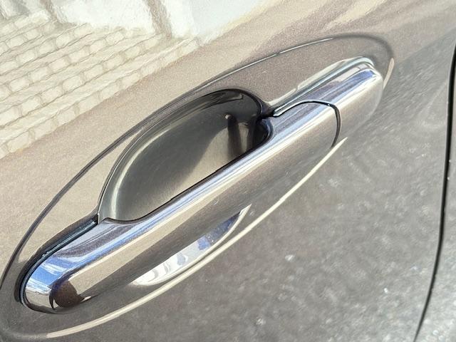 スペーシア Ｇリミテッド　メモリーナビゲーション　フルセグＴＶ　ＣＤ／ＤＶＤ再生　ＥＴＣ車載器　エアバック　ＡＢＳ　オートエアコン　ブレーキ軽減装置　プッシュスタートボタン　シートヒーター　アルミホイール（23枚目）