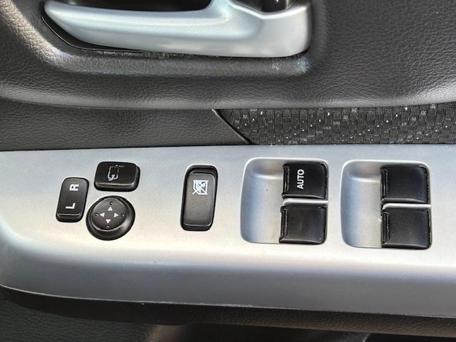 スペーシア Ｇリミテッド　メモリーナビゲーション　フルセグＴＶ　ＣＤ／ＤＶＤ再生　ＥＴＣ車載器　エアバック　ＡＢＳ　オートエアコン　ブレーキ軽減装置　プッシュスタートボタン　シートヒーター　アルミホイール（24枚目）