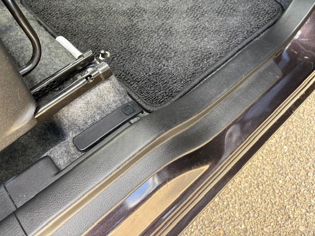 スペーシア Ｇリミテッド　メモリーナビゲーション　フルセグＴＶ　ＣＤ／ＤＶＤ再生　ＥＴＣ車載器　エアバック　ＡＢＳ　オートエアコン　ブレーキ軽減装置　プッシュスタートボタン　シートヒーター　アルミホイール（32枚目）