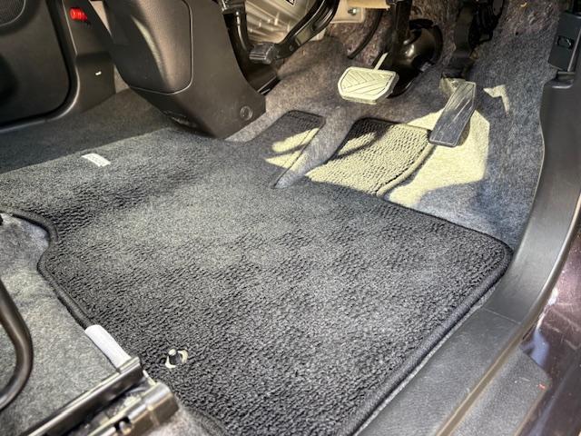 スペーシア Ｇリミテッド　メモリーナビゲーション　フルセグＴＶ　ＣＤ／ＤＶＤ再生　ＥＴＣ車載器　エアバック　ＡＢＳ　オートエアコン　ブレーキ軽減装置　プッシュスタートボタン　シートヒーター　アルミホイール（66枚目）