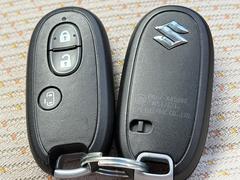 スマートキーです！ポケットやバックに携帯していれば、全席ドア開閉が手軽に出来ます。 7
