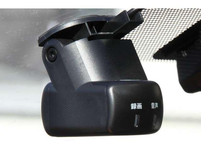 キックス １．２　Ｘ　ツートーン　インテリアエディション　（ｅ－ＰＯＷＥＲ）　エマージェンシーＢ　セキュリティ　アラウンドモニター　Ｒカメラ　ＬＥＤ　ワンオーナ　エアコン　ドラレコ　スマートキー　記録簿　ＥＴＣ　メモリーナビ　サイドエアバック　ＡＷ　キーレス　寒冷地仕様　ＡＢＳ（10枚目）