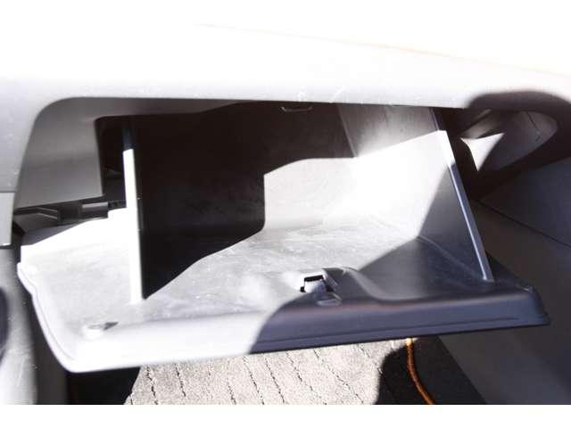 キックス １．２　Ｘ　ツートーン　インテリアエディション　（ｅ－ＰＯＷＥＲ）　エマージェンシーＢ　セキュリティ　アラウンドモニター　Ｒカメラ　ＬＥＤ　ワンオーナ　エアコン　ドラレコ　スマートキー　記録簿　ＥＴＣ　メモリーナビ　サイドエアバック　ＡＷ　キーレス　寒冷地仕様　ＡＢＳ（16枚目）