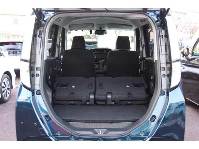 �V�[�g��|���΁A�L���J�[�S�X�y�[�X�ɂȂ�܂��B