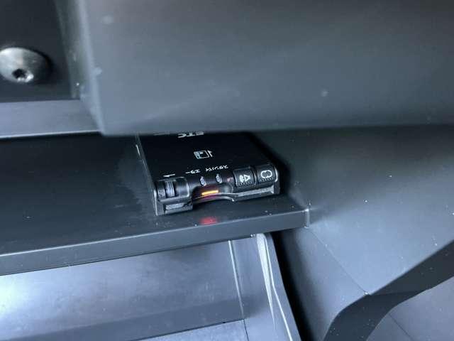 セレナ 1.2 e-POWER ハイウェイスター V 衝突被害軽減ブレーキ/横滑り防止機能/プロ 360°カメラ エマジェンシーブレーキ スマキー バックカメラ レーンアシスト クルコン ETC ドラレコ Aストップ イモビ フルオートエアコン アルミホイール エアバック メモリーナビ キーフリー(7枚目)