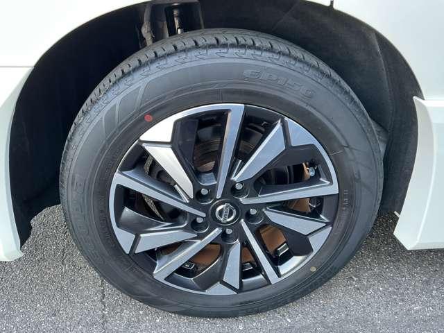 セレナ 1.2 e-POWER ハイウェイスター V 衝突被害軽減ブレーキ/横滑り防止機能/プロ 360°カメラ エマジェンシーブレーキ スマキー バックカメラ レーンアシスト クルコン ETC ドラレコ Aストップ イモビ フルオートエアコン アルミホイール エアバック メモリーナビ キーフリー(8枚目)
