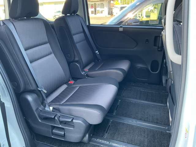 セレナ 1.2 e-POWER ハイウェイスター V 衝突被害軽減ブレーキ/横滑り防止機能/プロ 360°カメラ エマジェンシーブレーキ スマキー バックカメラ レーンアシスト クルコン ETC ドラレコ Aストップ イモビ フルオートエアコン アルミホイール エアバック メモリーナビ キーフリー(12枚目)