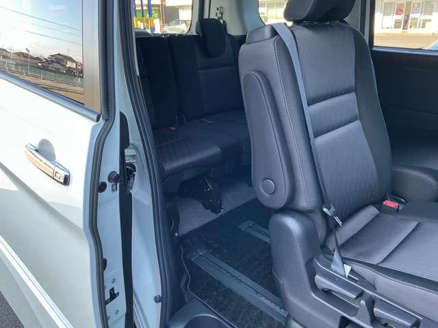 セレナ 1.2 e-POWER ハイウェイスター V 衝突被害軽減ブレーキ/横滑り防止機能/プロ 360°カメラ エマジェンシーブレーキ スマキー バックカメラ レーンアシスト クルコン ETC ドラレコ Aストップ イモビ フルオートエアコン アルミホイール エアバック メモリーナビ キーフリー(13枚目)