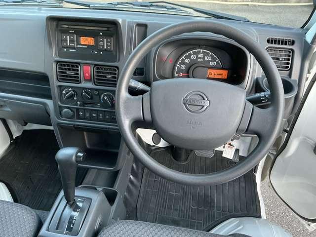 NT100クリッパートラック 660 GX 4WD ワンオーナー/衝突被害軽減ブレーキ/横滑り 衝突軽減システム 切替4WD パワーウインド ワンオーナー車 キーレスエントリー AC パワーステアリング エアバッグ ABS 寒冷地仕様 助手席エアバック(4枚目)