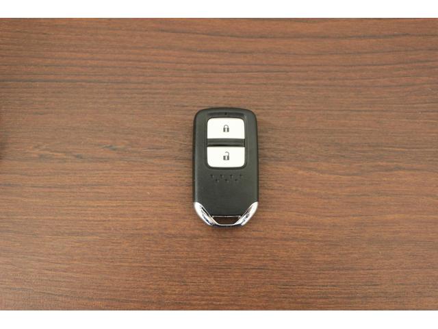 フィット 13G・Fパッケージコンフォートエディション ナビ バックカメラ 横滑り防止装置 LEDヘッドライト シートヒーター スマートキー(29枚目)