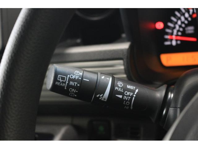 Ｎ－ＶＡＮ＋スタイル ファン・ターボホンダセンシング　ディスプレイオーディオ　バックカメラ　ＥＴＣ　マルチインフォメーションディスプレイ　　充電用ＵＳＢジャック　ＬＥＤヘッドライト　横滑り防止装置　フロントシートアームレスト　スマートキー　ターボ（18枚目）