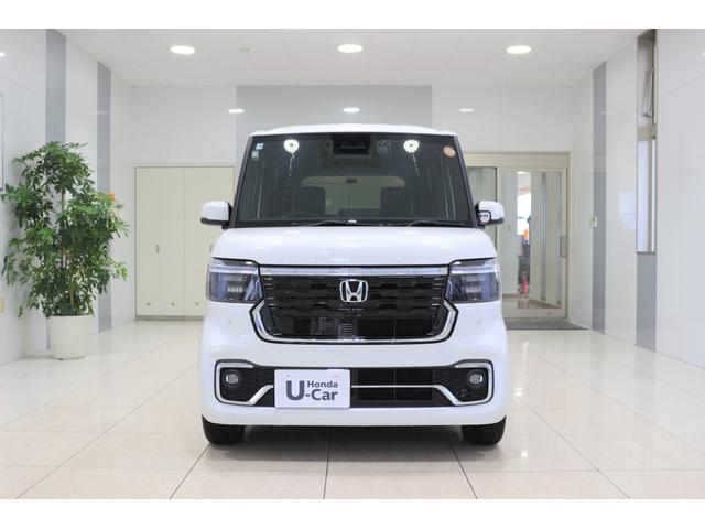 Ｎ－ＢＯＸカスタム ターボ　ホンダセンシング　横滑り防止装置　前後ドライブレコーダー　ナビ　バックカメラ　ＥＴＣ　充電用ＵＳＢジャック　両側パワースライドドア　シートヒーター　クルーズコントロール　アルミホイール　スマートキー（4枚目）