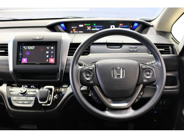 フリードハイブリッド ハイブリッド・Gブラックスタイル ディスプレイオーディオ バックカメラ ETC 横滑り防止装置 LEDヘッドライト シートヒーター パワースライドドア クルーズコントロール アルミホイール スマートキー 3列シート6人乗り(10枚目)