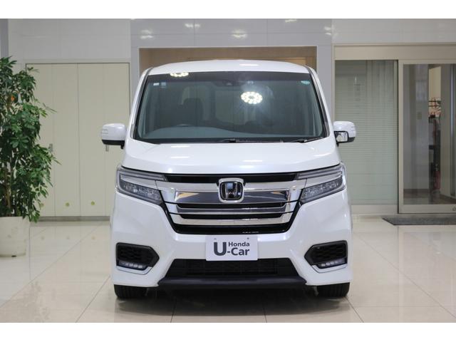 ステップワゴンスパーダ ｅ：ＨＥＶスパーダＧ・ＥＸホンダセンシング　ナビ　後席モニター　バックカメラ　ＥＴＣ　ドライブレコーダー　充電用ＵＳＢジャック　わくわくゲート　シートヒーター　シートバックテーブル　クルーズコントロール　アルミホイール　３列シート７人乗り（4枚目）