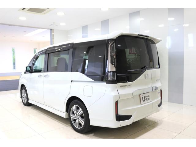 ステップワゴンスパーダ ｅ：ＨＥＶスパーダＧ・ＥＸホンダセンシング　ナビ　後席モニター　バックカメラ　ＥＴＣ　ドライブレコーダー　充電用ＵＳＢジャック　わくわくゲート　シートヒーター　シートバックテーブル　クルーズコントロール　アルミホイール　３列シート７人乗り（6枚目）