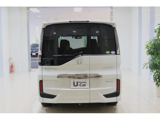 ステップワゴンスパーダ ｅ：ＨＥＶスパーダＧ・ＥＸホンダセンシング　ナビ　後席モニター　バックカメラ　ＥＴＣ　ドライブレコーダー　充電用ＵＳＢジャック　わくわくゲート　シートヒーター　シートバックテーブル　クルーズコントロール　アルミホイール　３列シート７人乗り（7枚目）