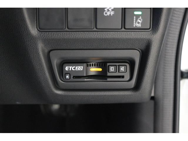 ステップワゴンスパーダ ｅ：ＨＥＶスパーダＧ・ＥＸホンダセンシング　ナビ　後席モニター　バックカメラ　ＥＴＣ　ドライブレコーダー　充電用ＵＳＢジャック　わくわくゲート　シートヒーター　シートバックテーブル　クルーズコントロール　アルミホイール　３列シート７人乗り（30枚目）