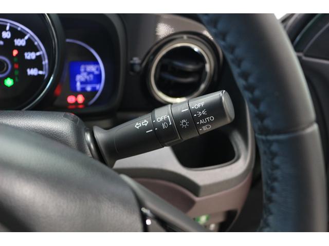 Ｎ－ＯＮＥ プレミアム　ディスプレイオーディオ　バックカメラ　ＥＴＣ　横滑り防止装置　ディスチャージヘッドライト　コンビシート　アルミホイール　スマートキー（20枚目）