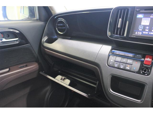 Ｎ－ＯＮＥ プレミアム　ディスプレイオーディオ　バックカメラ　ＥＴＣ　横滑り防止装置　ディスチャージヘッドライト　コンビシート　アルミホイール　スマートキー（28枚目）