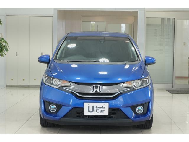 フィットハイブリッド Ｌパッケージ　あんしんパッケージ　横滑り防止装置　ナビ　バックカメラ　ＥＴＣ　ＬＥＤヘッドライト　クルーズコントロール　アルミホイール　スマートキー（3枚目）