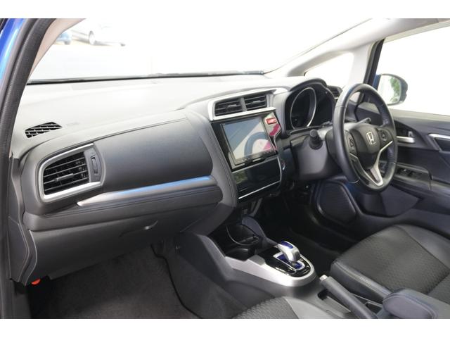 フィットハイブリッド Ｌパッケージ　あんしんパッケージ　横滑り防止装置　ナビ　バックカメラ　ＥＴＣ　ＬＥＤヘッドライト　クルーズコントロール　アルミホイール　スマートキー（12枚目）