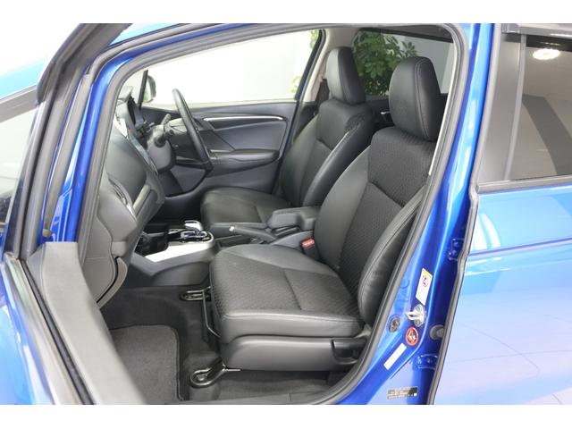 フィットハイブリッド Ｌパッケージ　あんしんパッケージ　横滑り防止装置　ナビ　バックカメラ　ＥＴＣ　ＬＥＤヘッドライト　クルーズコントロール　アルミホイール　スマートキー（13枚目）