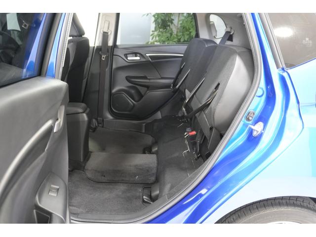 フィットハイブリッド Ｌパッケージ　あんしんパッケージ　横滑り防止装置　ナビ　バックカメラ　ＥＴＣ　ＬＥＤヘッドライト　クルーズコントロール　アルミホイール　スマートキー（15枚目）