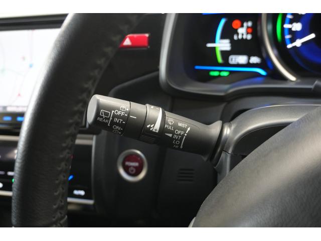 フィットハイブリッド Ｌパッケージ　あんしんパッケージ　横滑り防止装置　ナビ　バックカメラ　ＥＴＣ　ＬＥＤヘッドライト　クルーズコントロール　アルミホイール　スマートキー（20枚目）