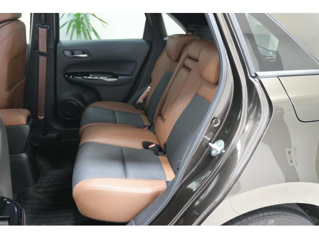 フィット ｅ：ＨＥＶリュクス　ホンダセンシング　横滑り防止装置　障害物センサー　ドライブレコーダー　ナビ　バックカメラ　ＥＴＣ　ワイヤレス充電器　ＬＥＤヘッドライト　ステアリングヒーター　アルミホイール　スマートキー（13枚目）