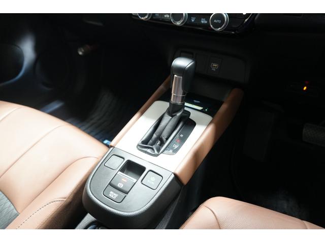 フィット ｅ：ＨＥＶリュクス　ホンダセンシング　横滑り防止装置　障害物センサー　ドライブレコーダー　ナビ　バックカメラ　ＥＴＣ　ワイヤレス充電器　ＬＥＤヘッドライト　ステアリングヒーター　アルミホイール　スマートキー（26枚目）